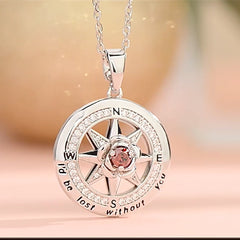 925 Silber Kompass Halskette mit Rose & Geburtsstein – Gravur „I’d be lost without you“, Geschenk zum Geburtstag & Abschluss