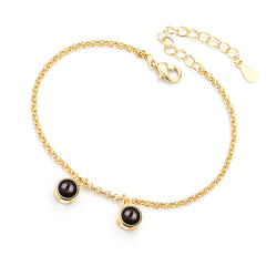 Personalisiertes Fotoprojektions Armband mit 1–7 Bildern – Runder Anhänger mit Bild im Stein, Gravur & 18K Vergoldung