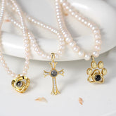 Personalisierte Naturperlenkette mit Fotoprojektion – Anhänger Herz, Kreuz, Pfote oder MOM, Geschenk mit Bild im Stein