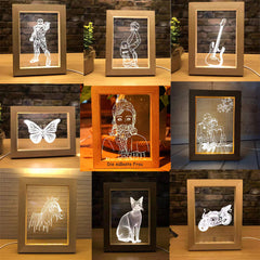 Personalisierte LED Nachtlampe mit Holz Bilderrahmen und handgefertigter Gravur – Skizzenportrait als einzigartiges Erinnerungsgeschenk