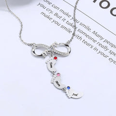 Personalisierte Namenskette mit Geburtsstein Unendlich Zeichen & Babyfuß Anhänger– Perfekte Geschenk für Mom Oma Sie