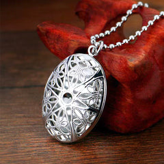 Hochwertige Platinierte Oval Medaillon Bild Kette –Hohles Vintage mit keltischen Sternen Blumen,Personalisierter Foto Geschenke für Männer Frauen