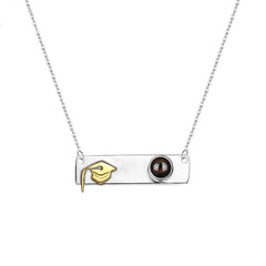 925 Silber Personalisierte Doktorhut Bar Kette mit Bild im Stein – Erinnerungsgeschenke zum Schulabschluss mit Gravur