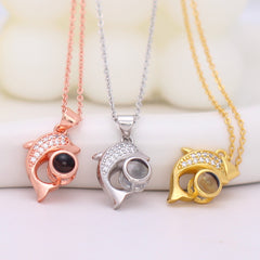 Personalisierte Kette mit Bild im Stein - Delphin Fisch Anhänger mit Foto, Erinnerung Geschenk Schmuck