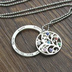 Personalisierte Lebensbaum Ring Namenskette mit Geburtssteinen – 925 Silber, Geschenk für Mama, Oma oder Teammitglieder