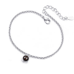 Personalisiertes Fotoprojektions Armband mit 1–7 Bildern – Runder Anhänger mit Bild im Stein, Gravur & 18K Vergoldung