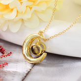 Personalisierte Halskette mit Bild Drin - Sichelmond Anhänger mit Foto, Geschenkidee für Sie