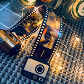 Personalisierter Foto Schlüsselanhänger in Filmrollen-Design – Mehrfach-Fotoauswahl, Individuelle Gravur, Kreatives Geschenk für Geburtstag, Jubiläum, Muttertag oder Abschluss