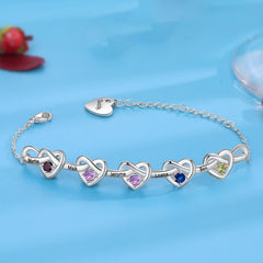Infinity Herz zu Herz Geburtsstein Armband mit Namens Gravur – personalisiertes Gedenkgeschenk für Mama, Oma & Freundin
