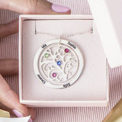 Personalisierte Lebensbaum Ring Namenskette mit Geburtssteinen – 925 Silber, Geschenk für Mama, Oma oder Teammitglieder