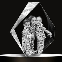 Personalisierter 3D Kristall mit Foto - Eisberg Glasblock mit Lasergravur und LED-Sockel für unvergessliche Erinnerungen und personalisierte Geschenke