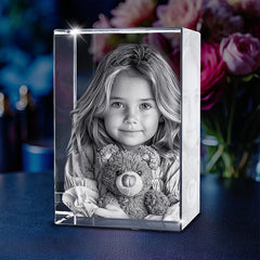 Personalisierter 3D Kristall mit Foto - Rechteckiger Glasblock mit Lasergravur, LED-Leuchtsockel und einzigartigem Design als bleibende Erinnerung und Dekoration