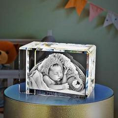 Personalisierter 3D Kristall mit Foto - Rechteckiger Glasblock mit Lasergravur, LED-Leuchtsockel und einzigartigem Design als bleibende Erinnerung und Dekoration