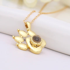 Personalisierte Foto Projektion Kette mit Foto drin im Stein - Hundepfoten Anhänger