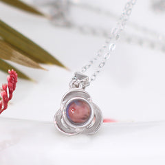 Personalisierte Foto Projektion Halskette - Drei Blütenblätter Blume