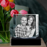 Personalisierter 3D Kristall mit Foto - Rechteckiger Glasblock mit Lasergravur, LED-Leuchtsockel, einzigartiges Geschenk zur Erinnerung und Dekoration
