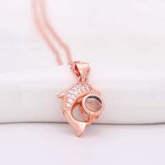 Personalisierte Kette mit Bild im Stein - Delphin Fisch Anhänger mit Foto, Erinnerung Geschenk Schmuck