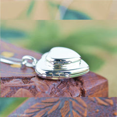 Personalisierte 925 Silber Foto Medaillon Kette – Herz im Herz Anhänger, Platz für 4 Fotos, Perfektes Geschenk für die Liebe