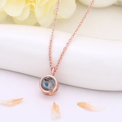 Personalisierte Kette mit Bild im Stein - Minimalistischer runder Anhänger