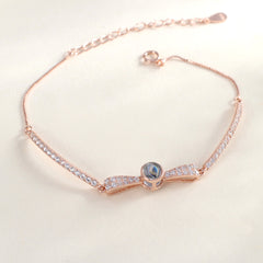 Personalisiertes Zirkonia Schleife Armband mit Bild im Stein – 925 Silber, Foto & Gravur, Erinnerungs Geschenk für Sie