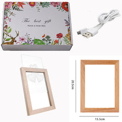 Personalisierte LED Nachtlampe mit Holz Bilderrahmen und handgefertigter Gravur – Skizzenportrait als einzigartiges Erinnerungsgeschenk