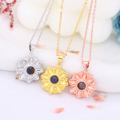 Personalisierte Halskette mit Bild im Stein - Gänseblümchen Anhänger mit Foto, Geschenk zur Erinnerung für sie