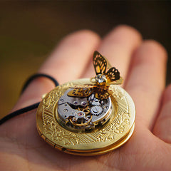 Personalisierte Foto Medaillon Kette – 3D Schmetterling Anhänger mit Sichtbarem Uhrenmechanismus, Punk Kreativer Gedenkschmuck Geschenk