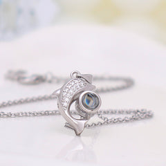 Personalisierte Kette mit Bild im Stein - Delphin Fisch Anhänger mit Foto, Erinnerung Geschenk Schmuck