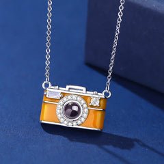 Personalisierte Kamera Projektionskette mit Foto & Gravur drin im Stein – Orange Emaille, Kreatives Geschenk für Sie oder Ihn