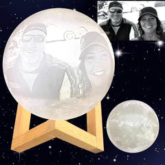 Personalisierte 3D Mondlampe mit Foto und Gravur – Wählbare Größen mit Holzständer – Perfektes Erinnerungs Foto Geschenk