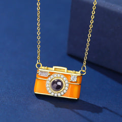 Personalisierte Kamera Projektionskette mit Foto & Gravur drin im Stein – Orange Emaille, Kreatives Geschenk für Sie oder Ihn