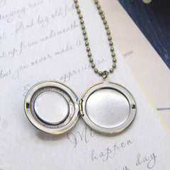 Personalisierte Foto Medaillon Runder Kette mit antiker Kupferblumenrelief & Resin Schmetterling Vogel Eiffelturm,Erinnerungs Geschenk