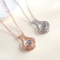 925 Silber Projektionskette mit Bild im Stein – U-förmiger Tropfen mit filigranem Muster