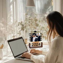 Personalisierter Beleuchteter Bilderrahmen mit Fotos & Gravur - LED Nachtlicht, Glückwunsch zum Schulabschluss, Erinnerungsgeschenk