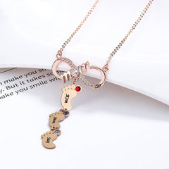 Personalisierte Namenskette mit Geburtsstein Unendlich Zeichen & Babyfuß Anhänger– Perfekte Geschenk für Mom Oma Sie