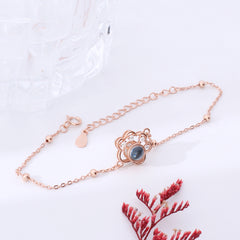 Foto Armband mit Bildprojektion im Stein – Hundepfote mit Zirkon Schmuck mit Foto