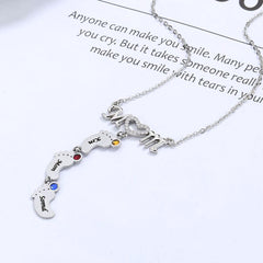 Personalisierte Namenskette mit Geburtsstein MOM & Babyfuß Anhänger– Perfekte Geschenk für Mom Oma Sie