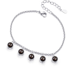 Personalisiertes Fotoprojektions Armband mit 1–7 Bildern – Runder Anhänger mit Bild im Stein, Gravur & 18K Vergoldung