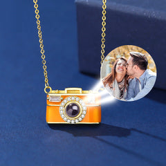 Personalisierte Kamera Projektionskette mit Foto & Gravur drin im Stein – Orange Emaille, Kreatives Geschenk für Sie oder Ihn