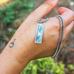 Personalisierte Hitzeaktivierbare Magische Foto Schwarzer Bar Halskette mit verstecktem Bild - Geschenk für Sie oder Ihn