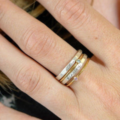 Personalisierter Stapelring – 4 Ringe mit Geburtssteinen und DIY Namensgravur, modisches & kreatives Geschenk für Sie