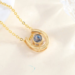 Personalisierte Hufeisen Halskette mit Bild im Stein - Glück & Stärke Erinnerungsgeschenk für Pferdeliebhaber mit Foto Gravur