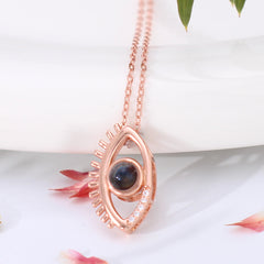 Personalisierte Projektionskette mit Foto – Vertikaler Anhänger „Auge des Teufels“ mit Bild, einzigartiges Geschenk für sie