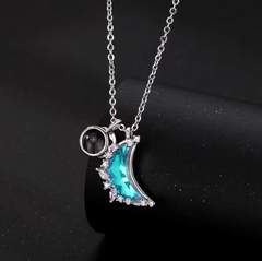 Personalisierte Projektion Kette mit Foto drin im Stein - Leuchtender Mond mit Zirkon eingelegt