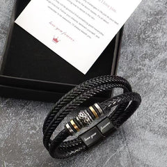 Personalisierte Multitour Geflochtenes Wikinger Leder Armband mit Gravur – Geschenk für Sohn & Enkel mit Grußkarte