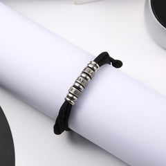 Personalisiertes Geflochtenes Armband mit Namensperlen – Bis zu 7 Gravuren, Familienarmband Geschenk für Papa, Opa & Großvater