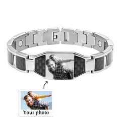 Hochwertiges Magnetisches Armband aus Carbonfaser mit Foto & Gravur – Personalisiertes Herrenarmband im Uhrenstil