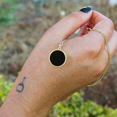 Personalisierte Hitzeaktivierbare Magische Foto Halskette mit verstecktem Bild - Schwarzer Runder, Geschenk für Sie Ihn