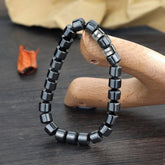 Personalisiertes Magnetarmband mit Schwarzen Perlen – Gravur von 1–8 Namen – Einzigartiges Geschenk für Männer