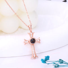 Foto Projektion Halskette mit Bild im Stein - Zirkon Pisaner Kreuz